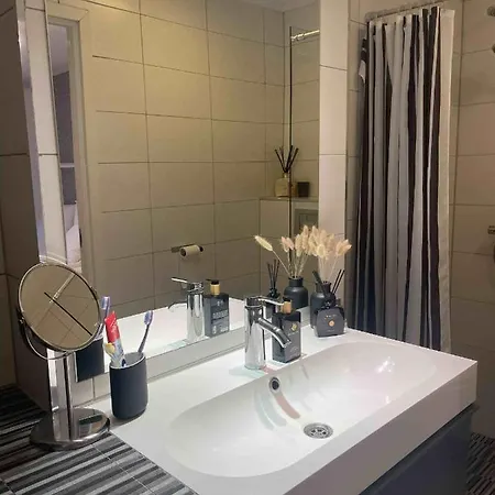 In - With One Bedrooms And Parking In The City Of 스타방에르